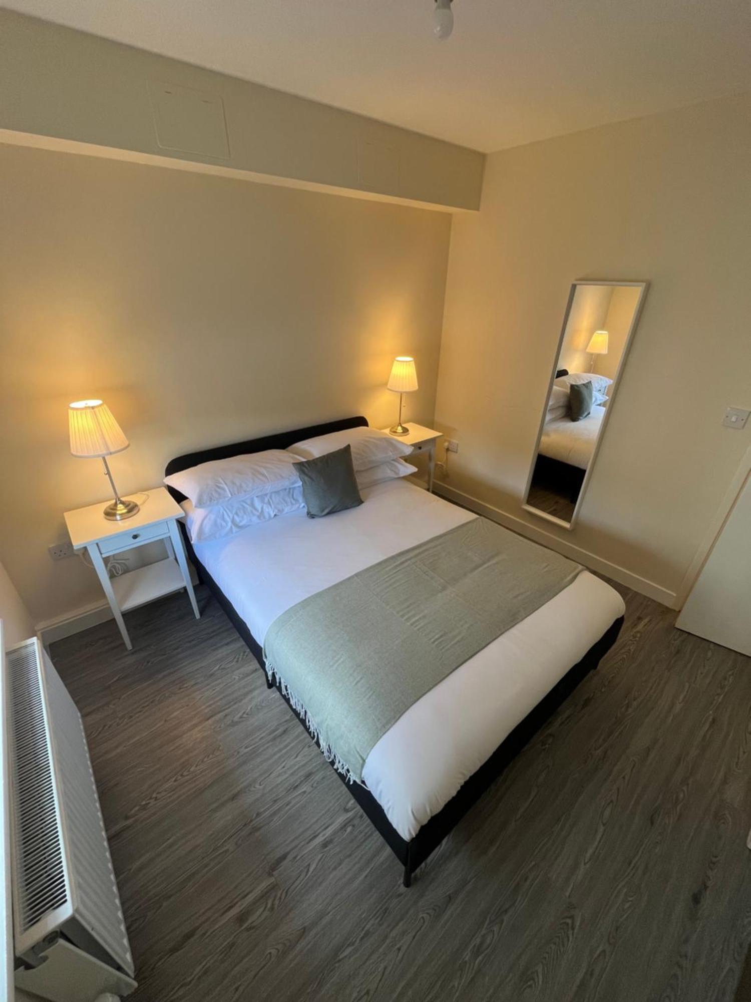 Wellington - 4 *